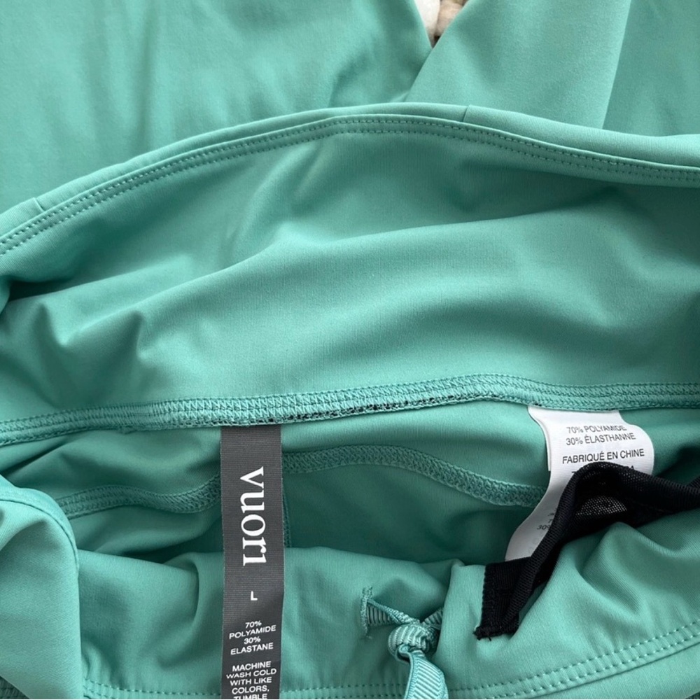 Vuori seafoam green performance leggings - Picture 4 of 4